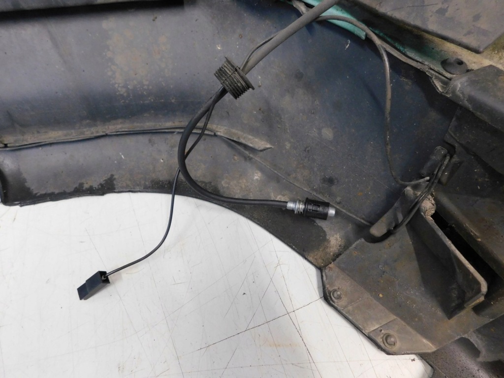 фото №5, Бампер задняя задний 252 mercedes slk 2.0 r170 99r