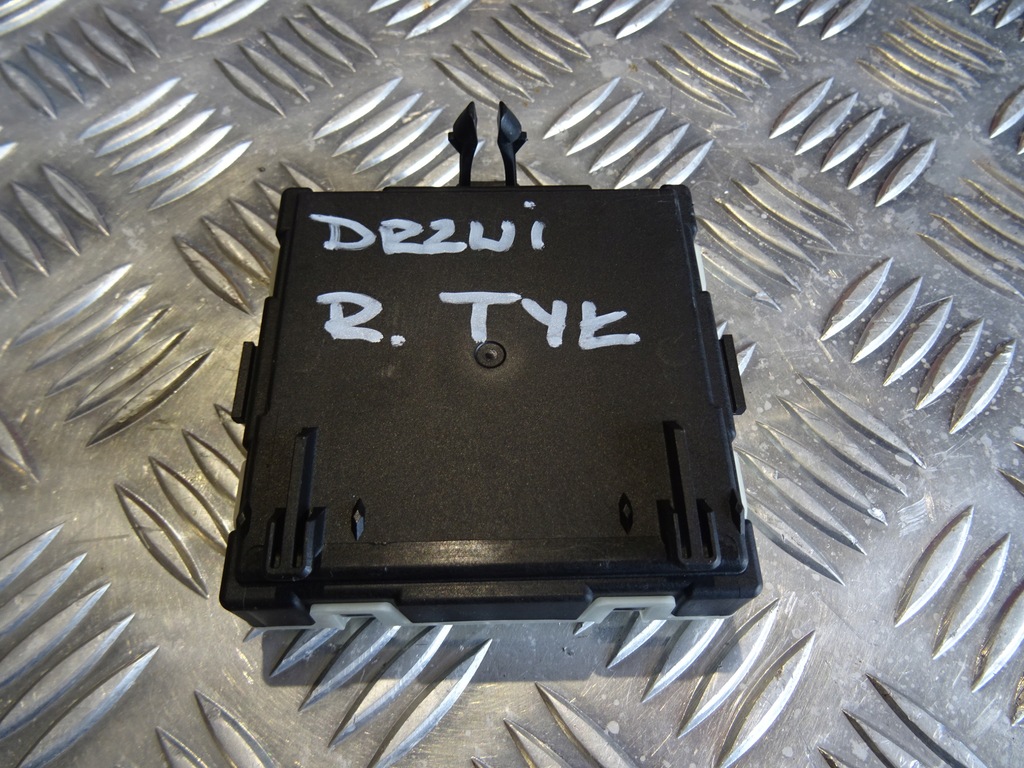 фото №1, Модуль задних правых дверь mercedes-benz a1679004811 3.0l бензиновый 2021