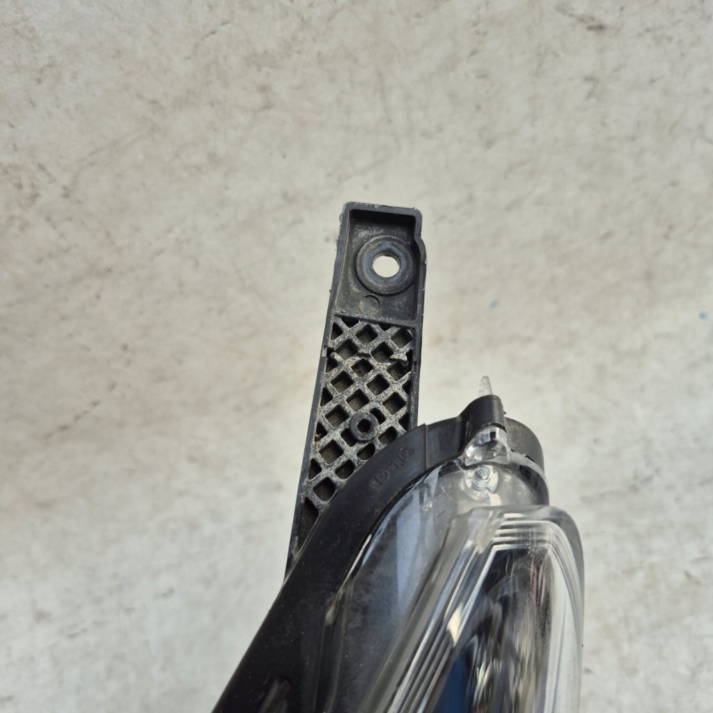 Opel meriva b рестайлинг  08- лампа левая перед передняя 13372335 с Разборки