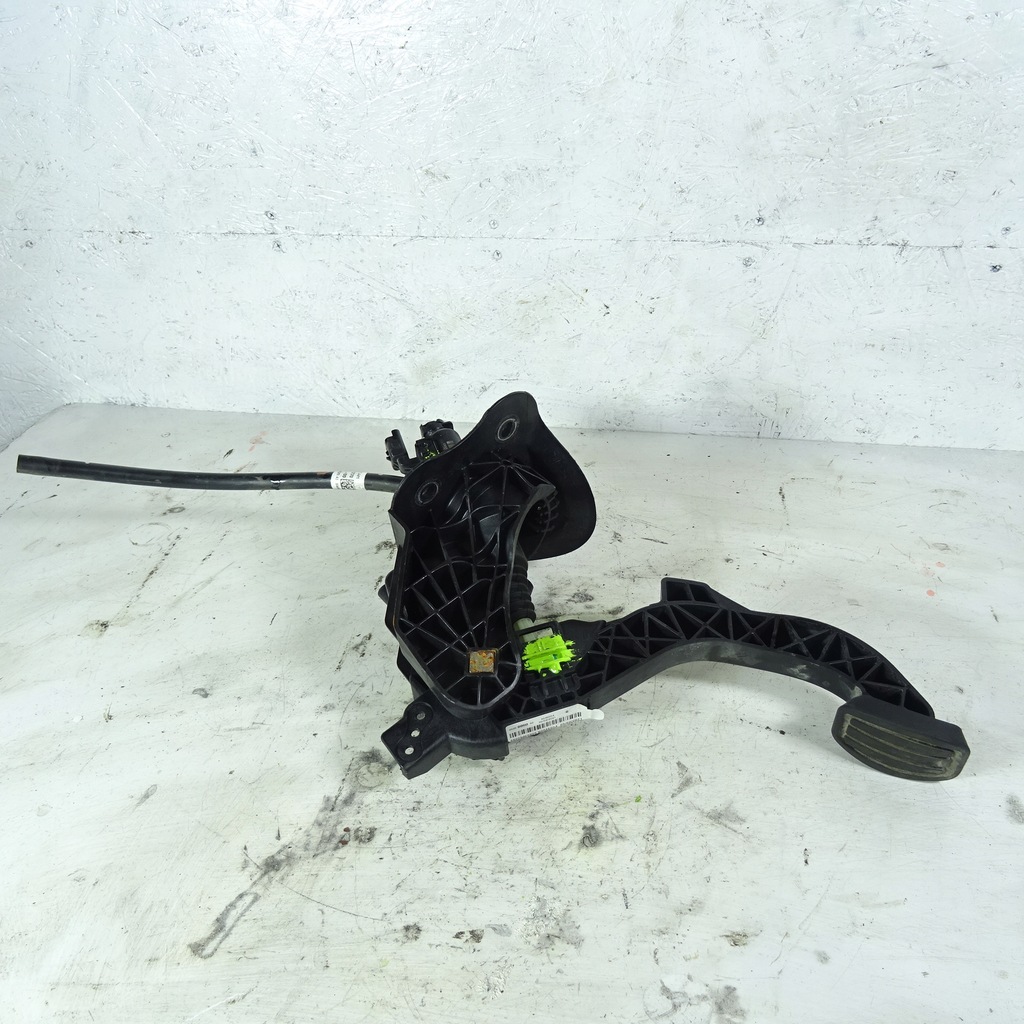 фото №1, Opel combo e педаль сцепления насос 9820886080