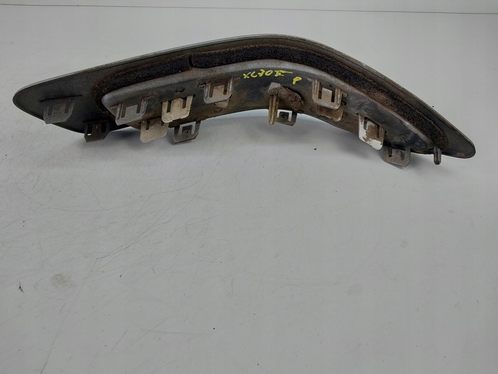 фото №4, Отражатель бампера рамка правый задняя 30744514 volvo xc70 ii