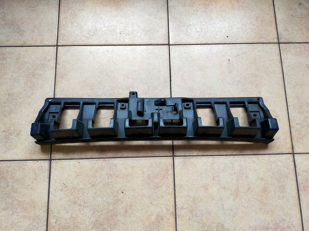 фото №1, Volvo оригінальний номер 30657221 напрямна бампера