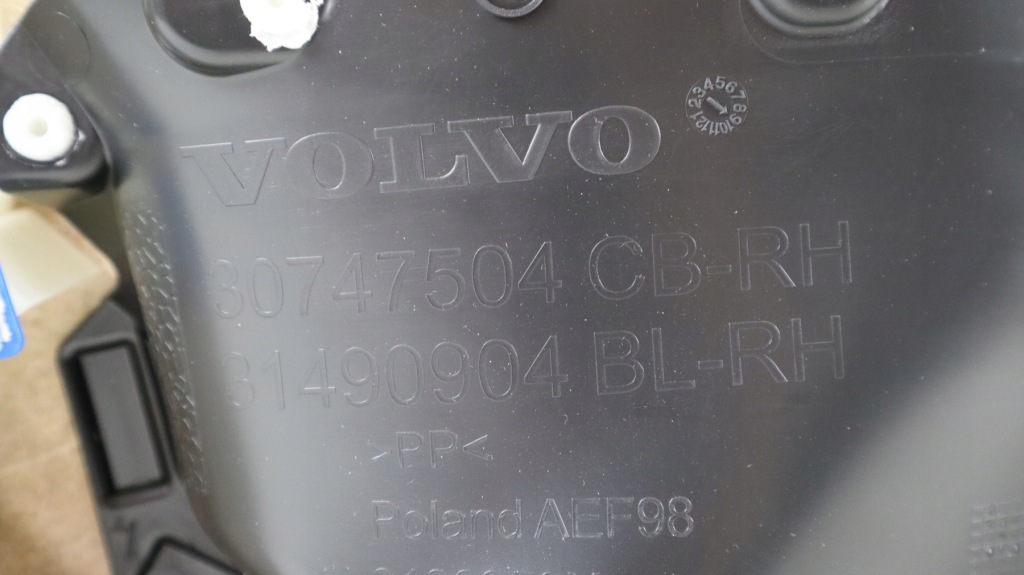 фото №9, Volvo v60 ii обшивка двері правий задня 30747504