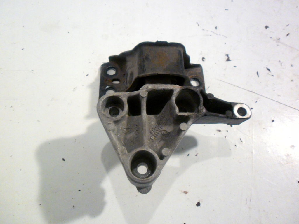 фото №1, Dacia logan кронштейн подушка двигуна 1.5 dci 04-09 r