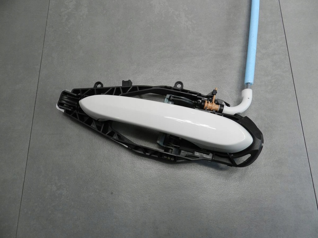 фото №1, Bmw 8 g15 ручка правая led a300