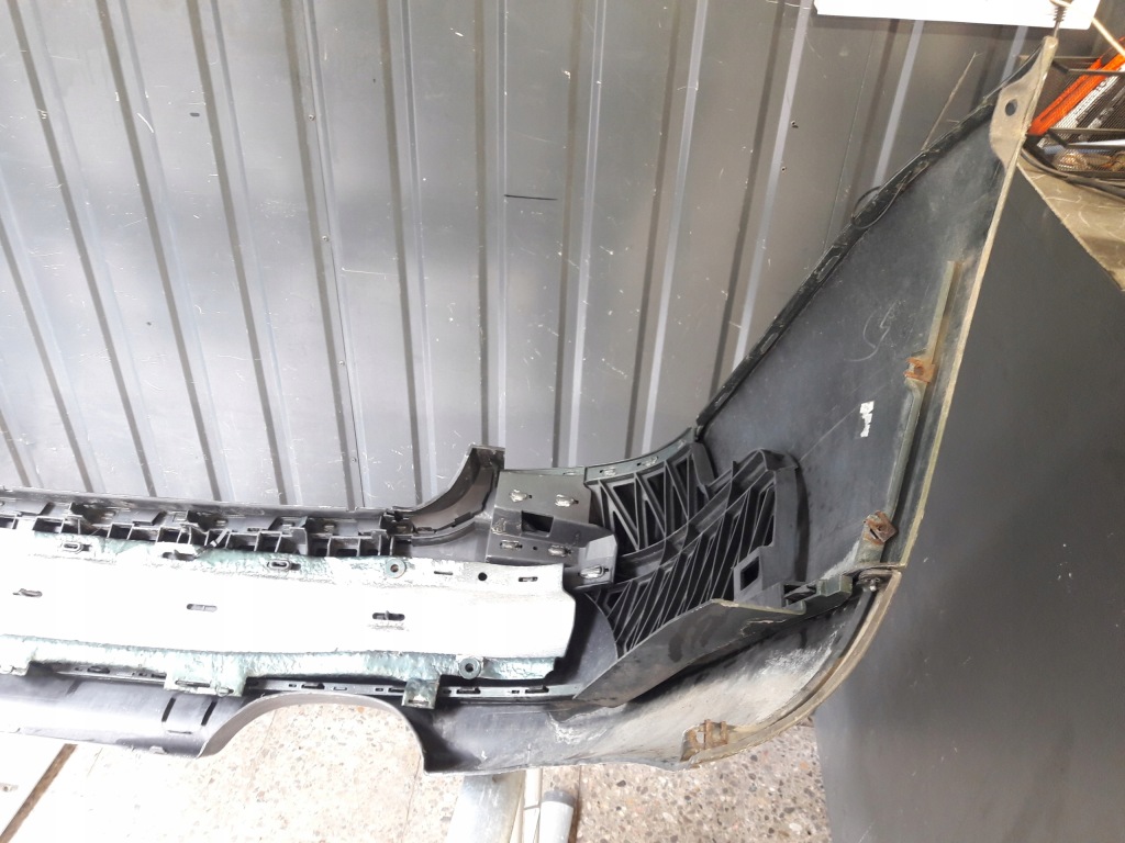 фото №15, 8d9807521aa бампер задня audi a4 b5 kombi 99-02r зелений