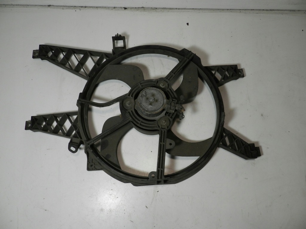 Купить Renault clio iiii modus вентилятор радиатора воды 8200525987 1831476000