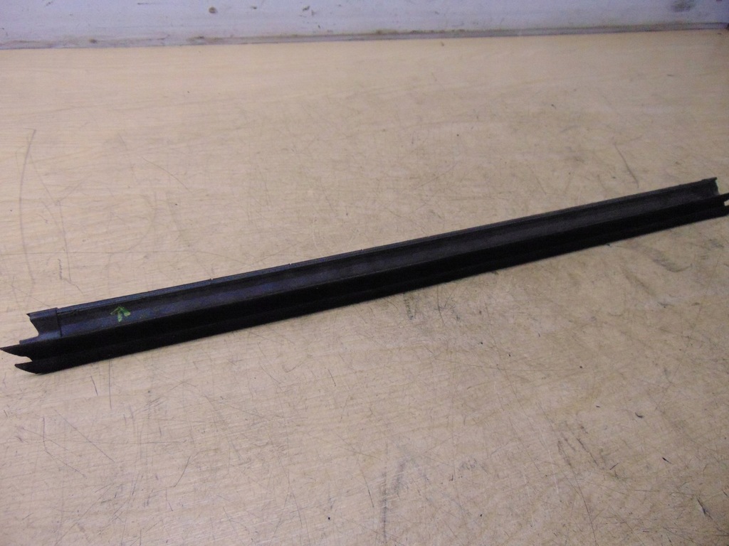 фото №10, Молдинг ущільнювач двері правий перед peugeot 2008