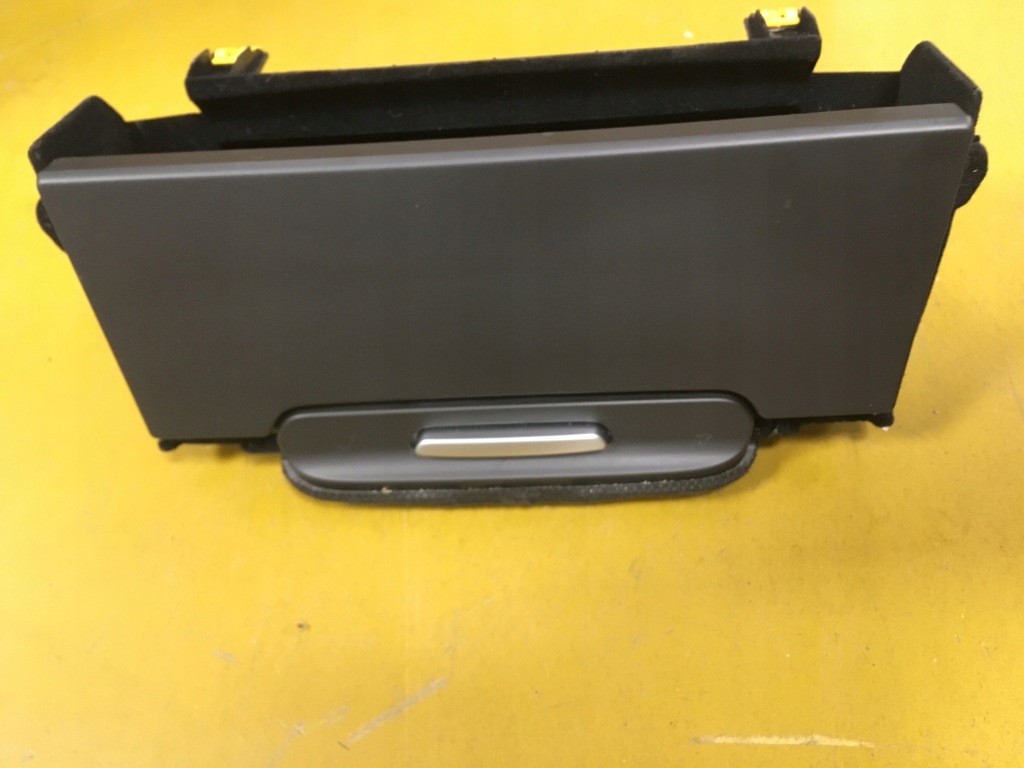 Купити Бардачок полиця консолі renault оригінальний номер 685005723r