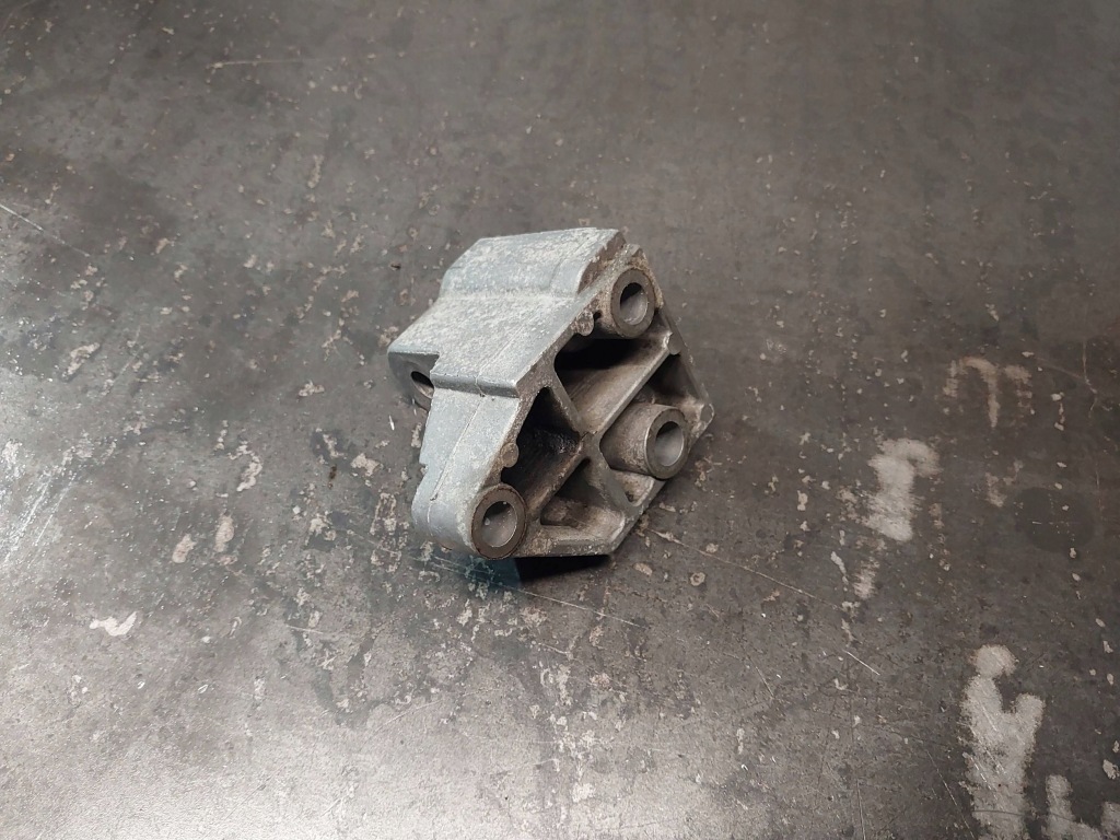 Кронштейн генератора bmw 3 e46 320d 136km 204d1 m47n2 2247294 11162247294 Киев