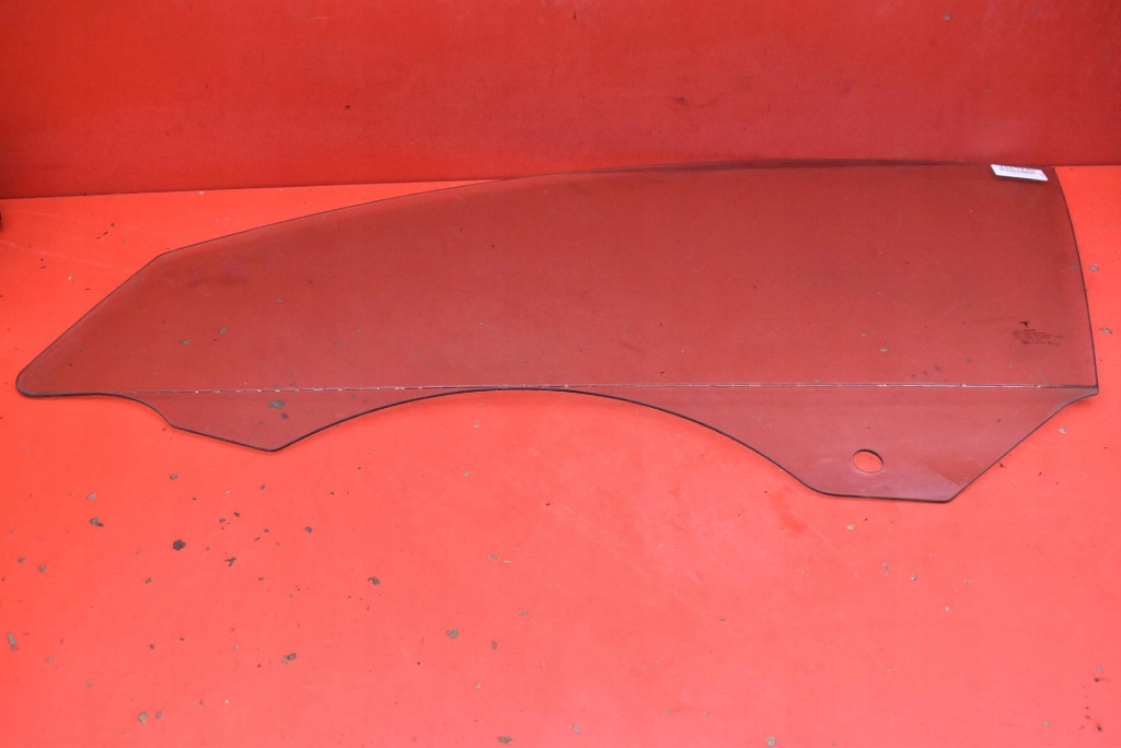 Купити Скло бічна ліва перед передня tesla model y 20-