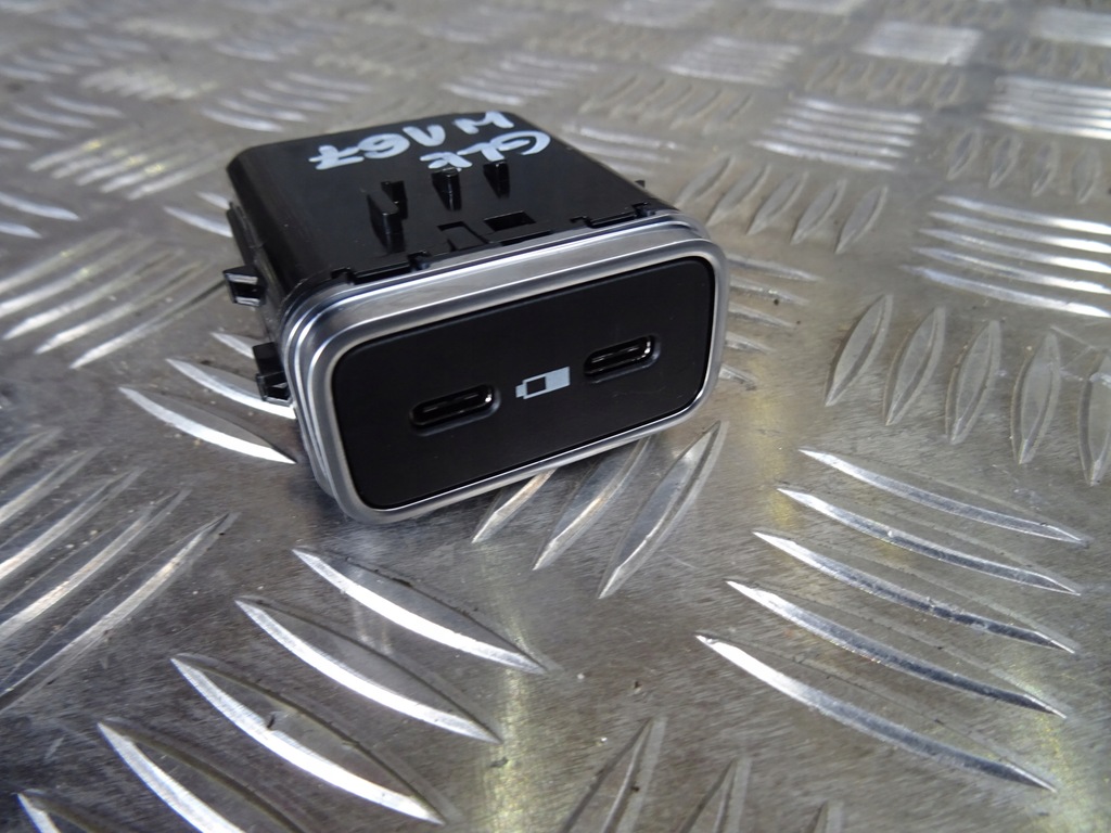 фото №1, Mercedes gle w167 зарядний пристрій usb a1678205201