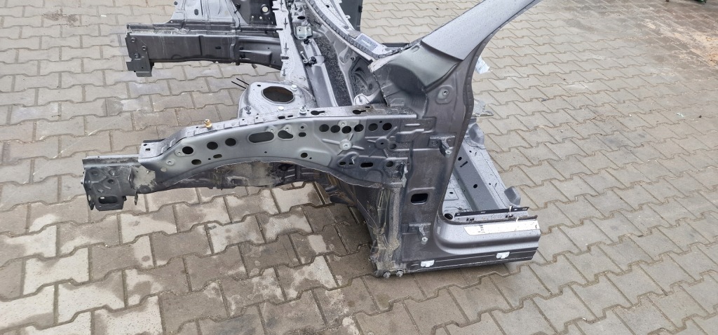 Купити Mercedes benz eqa 300 amg 2021 електрик лонжерон чверть ліва передня