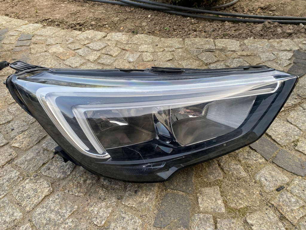 фото №1, Opel crossland x лампа правая перед led 13467968 оригинал