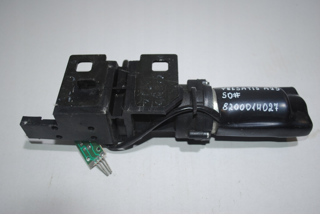 фото №1, Замок kalpy багажника vel satis 8200014027