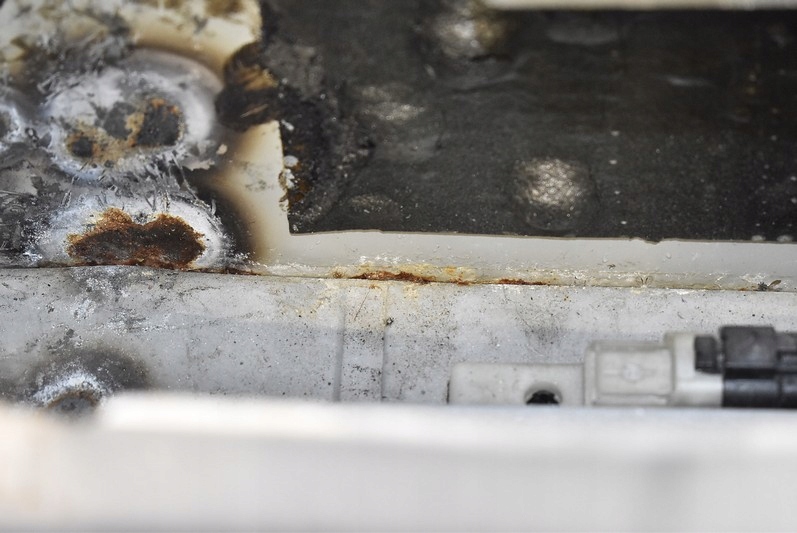 фото №14, Крышка багажника багажника задняя задняя серебристая peugeot 1007 05-09