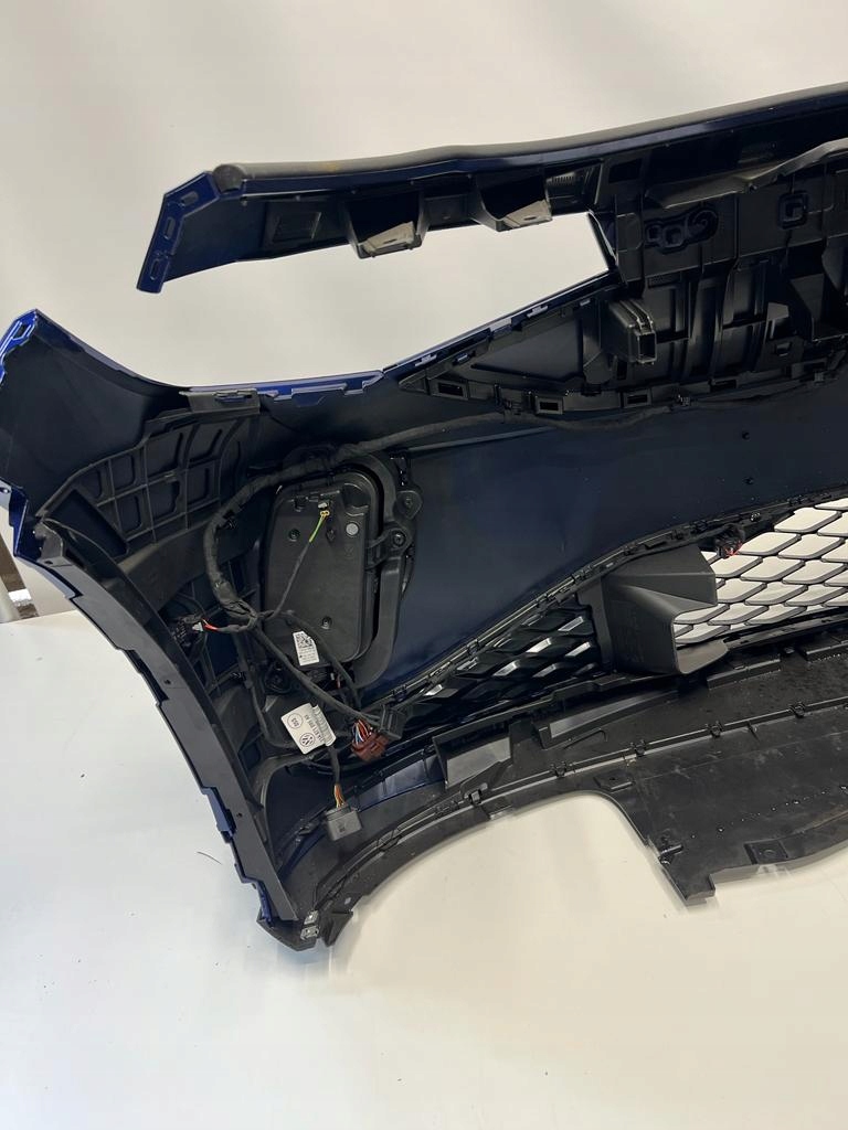 Vw id4 11a807221 бампер перед led pdc +камера Недорого