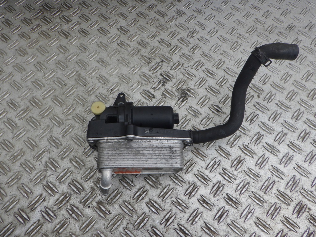 фото №1, Mercedes w176 w246 радиатор корпус масла масляная