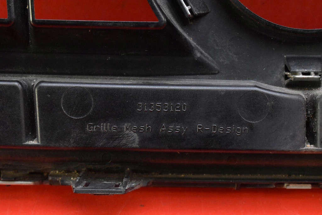 Решётка радиатора решётка радиатора хром 31283764 volvo v40 2 ii 12-16 с Разборки