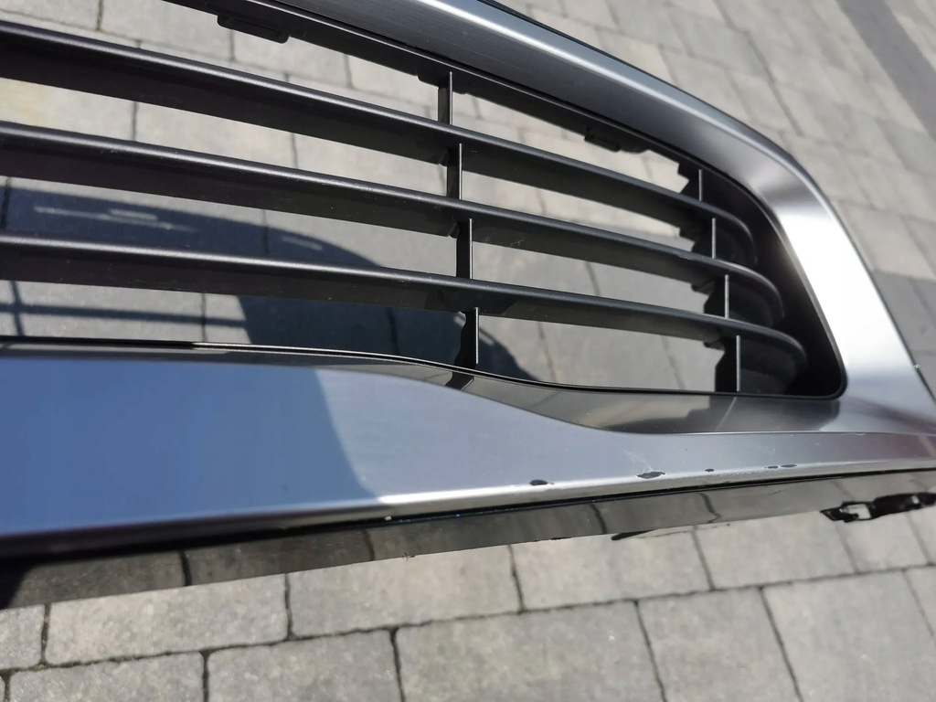 фото №11, Решітка бампера передній toyota prius 8.032