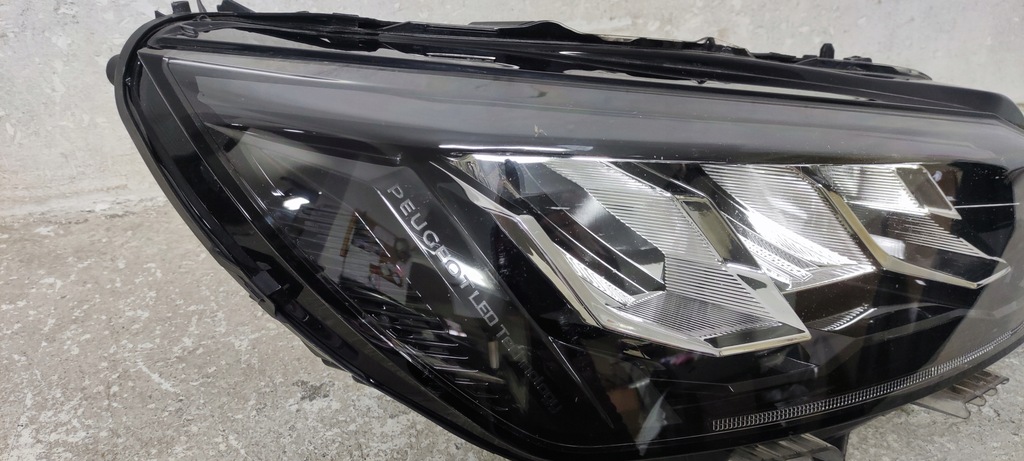 фото №14, Peugeot 208 ii 2008 ii лампа правый перед передняя