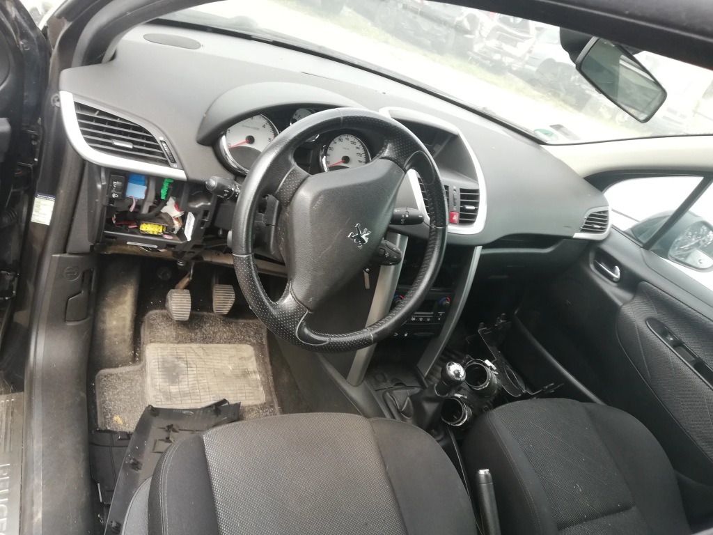 фото №2, Приборная панель консоль peugeot 207 sw kombi