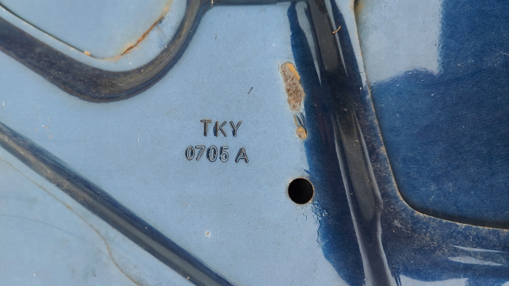 фото №13, Капот крышка перед mitsubishi colt v cj0 96- t73