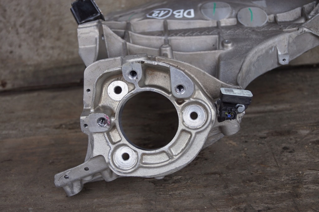 фото №8, Кронштейн подвеска перед aston martin db11