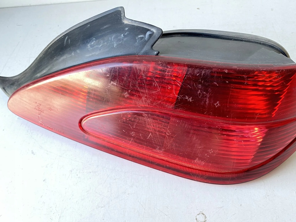 фото №11, Peugeot 406 i coupe 99-04r лампа задняя задняя правая оригинал valeo 2289d