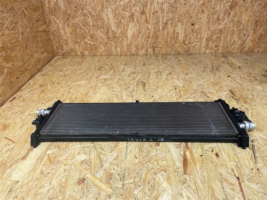 Купить Дополнительная радиатор воды tesla model 3 1077082-00-c 2017-