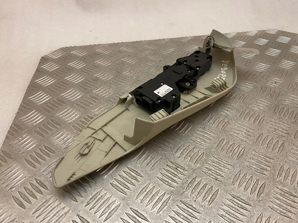 фото №11, Volvo xc90 2016 кнопки керування сидіння