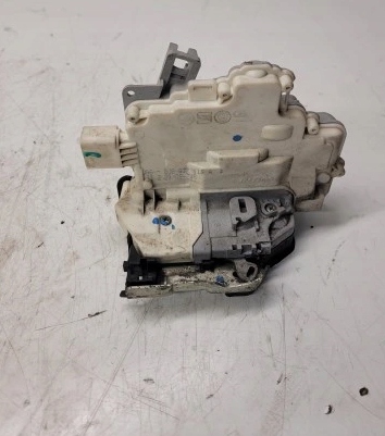Замок двері перед задній audi a4 b8 6 7 pin Київ