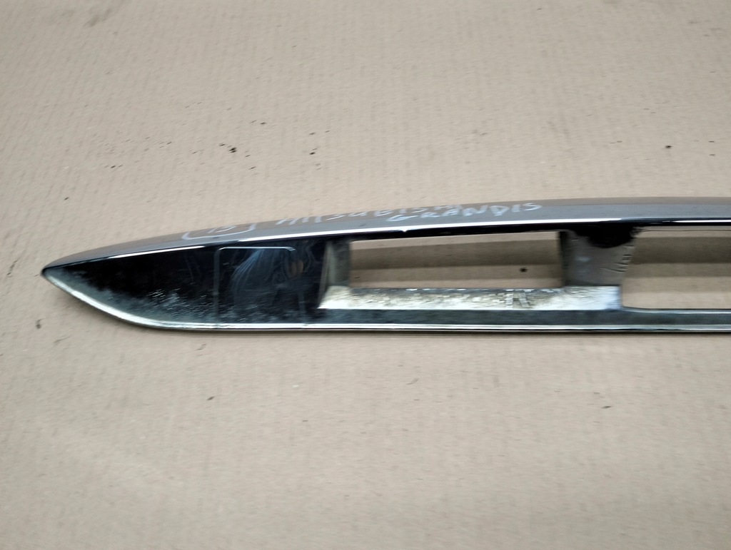 фото №7, Накладка молдинг хром крышки багажника mitsubishi grandis lata 03-11