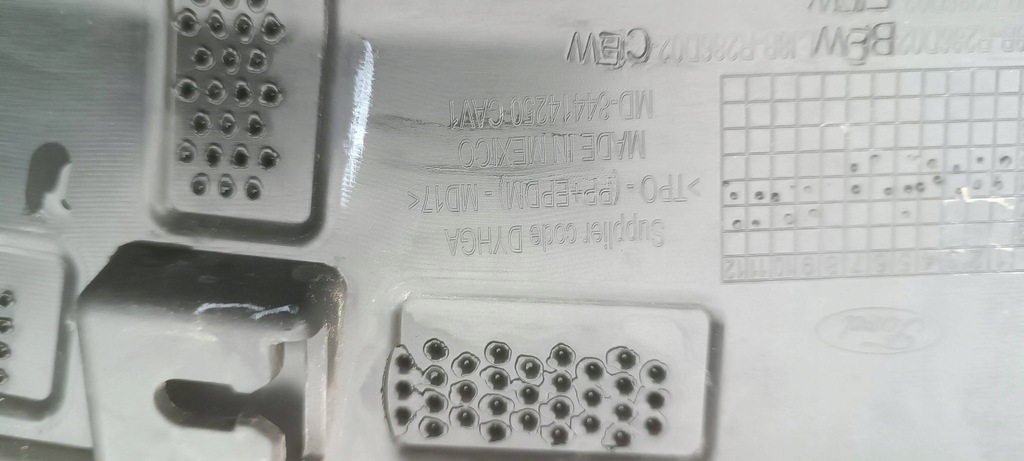 фото №10, Молдинг крыла заднего правая ford mustang mach-e 20- md84414250cav1