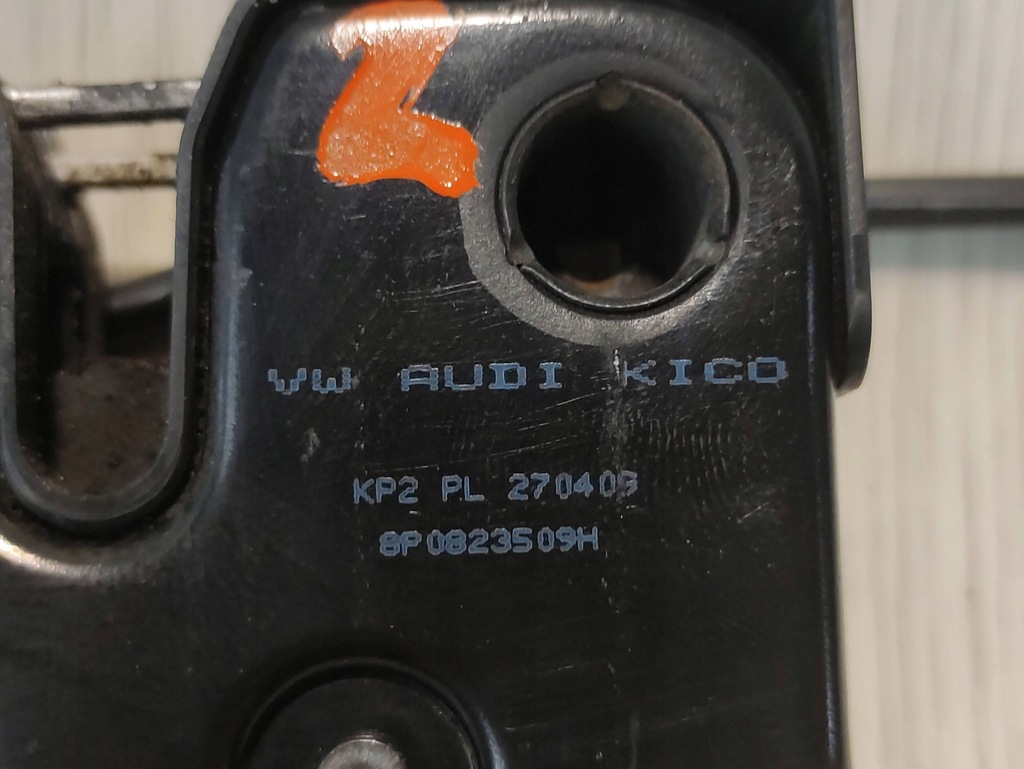 фото №6, Audi a3 8p замок капот крышки двигателя перед 8p0823509h