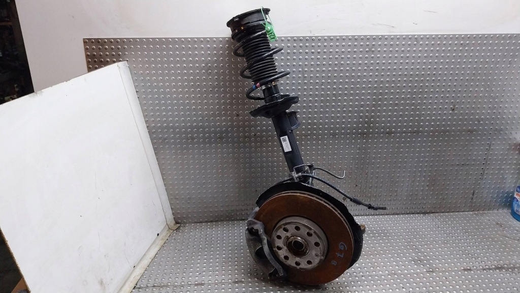 фото №1, Поворотный кулак амортизатор левый перед 5q0407255r vw golf vii a3 8v t-roc leon 5f