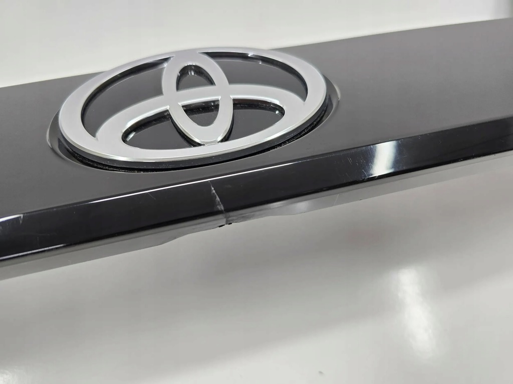 фото №8, Накладка накладка кришки toyota bz4x 23- задня