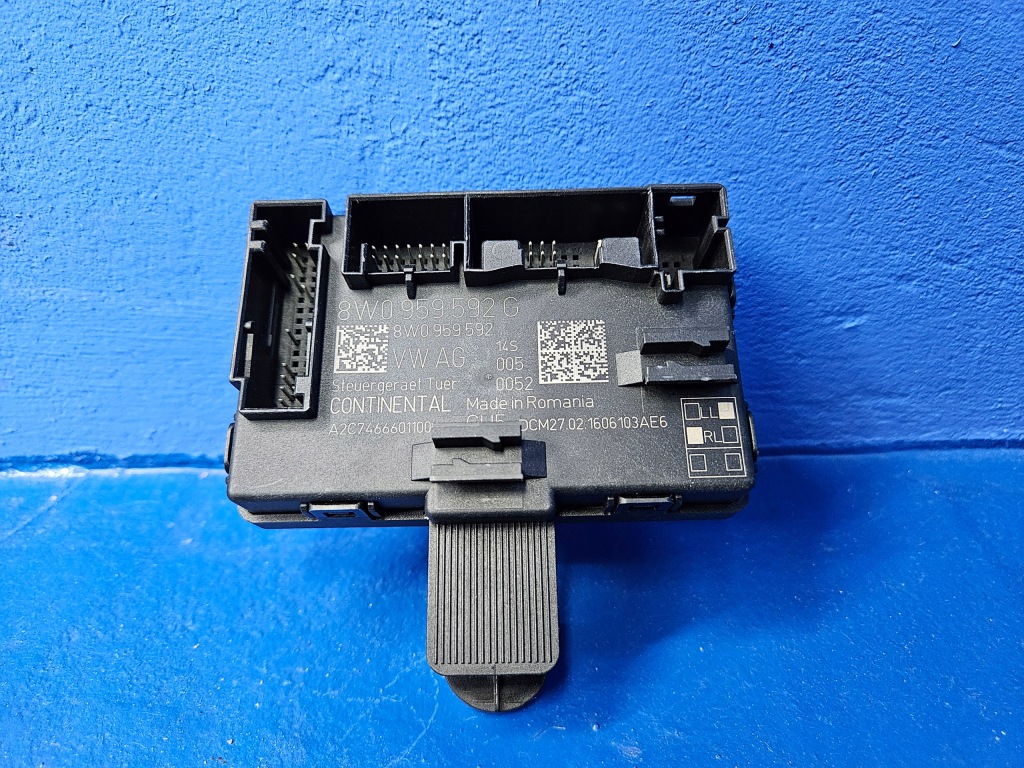 фото №1, Audi a4 b9 8w модуль блок управления дверь 8w0959592g