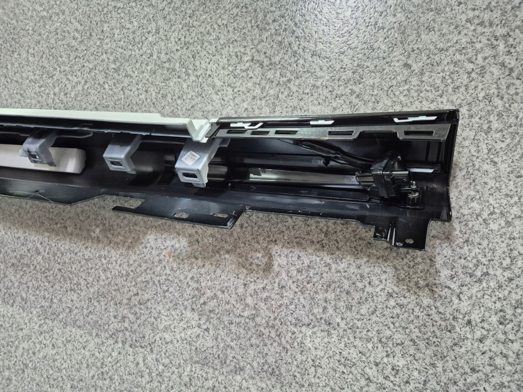 Молдинг поріг захист ліва лампа 8081559 bmw 7 g70 m-pakiet оригінал Київ