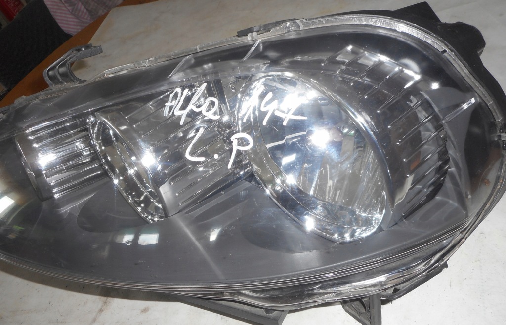 Alfa romeo 147 лампа ліва передня перед Доставка