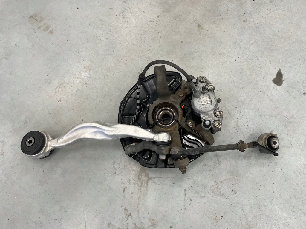 фото №1, Поворотный кулак рычаги правый перед mercedes w218 4matic