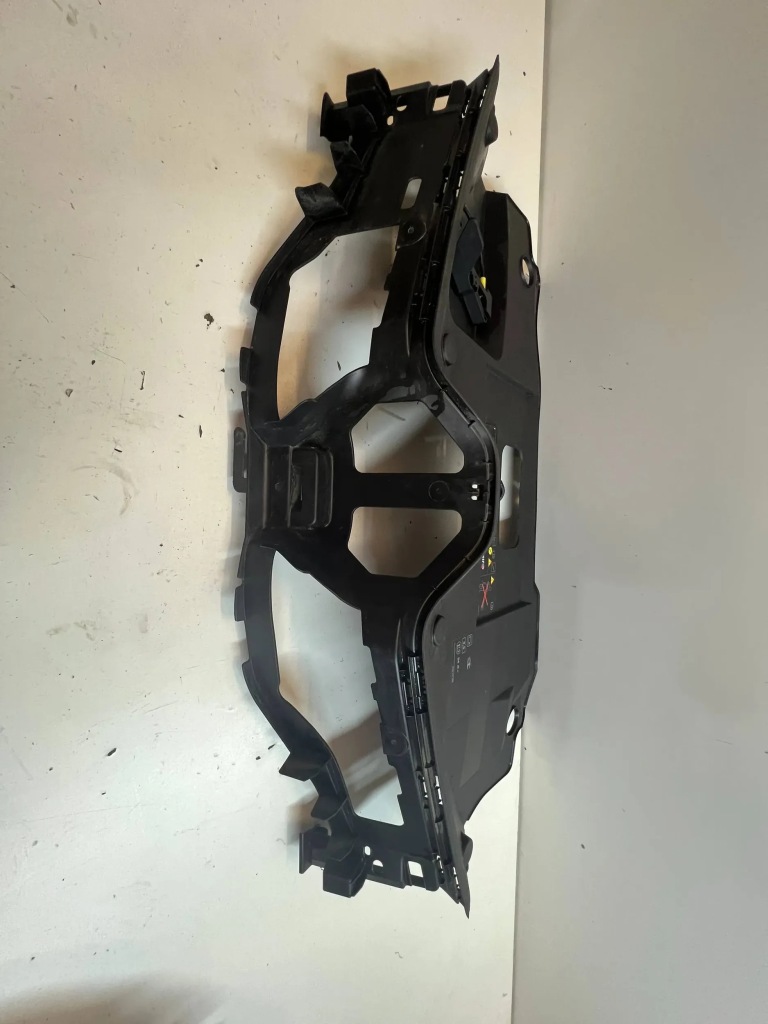 фото №8, Renault scenic iv 16- воздуховод впуск воздуха решётка радиатора радиатора решётка радиатора