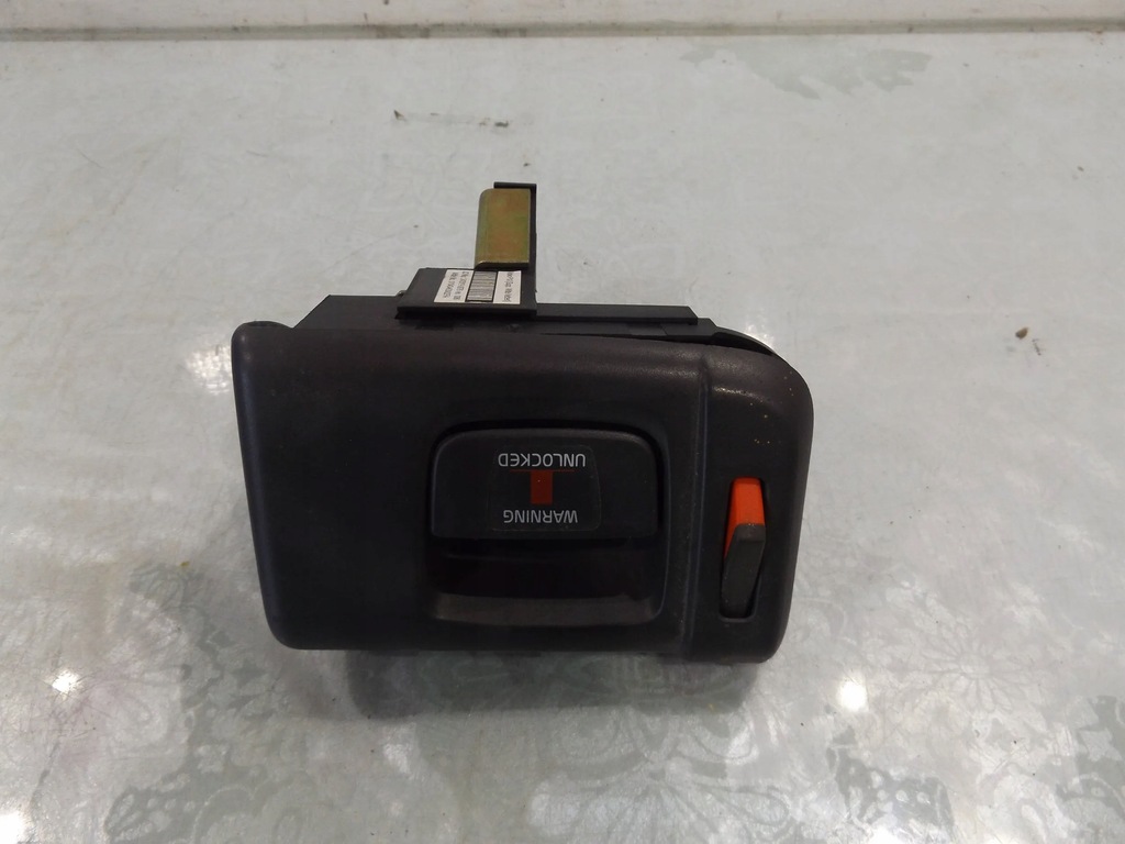 фото №1, V50 замок сиденье левый задняя