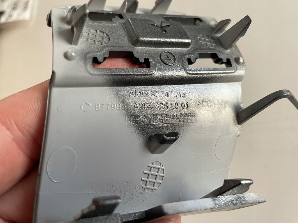 фото №10, Mercedes glc x254 w254 amg 2022- заглушка фаркоп перед оригинал