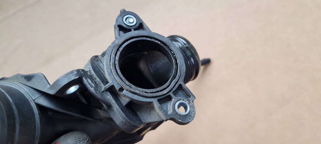 фото №9, A4 b9 8w патрубок воздухозаборник турбины 2.0 tdi 04l129635f a5 8w