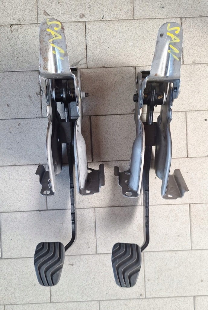 Купити Педаль потенціометр гальма dacia sandero iii 180206272r