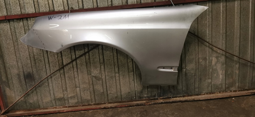 фото №1, Mercedes w211 крыло левый перед