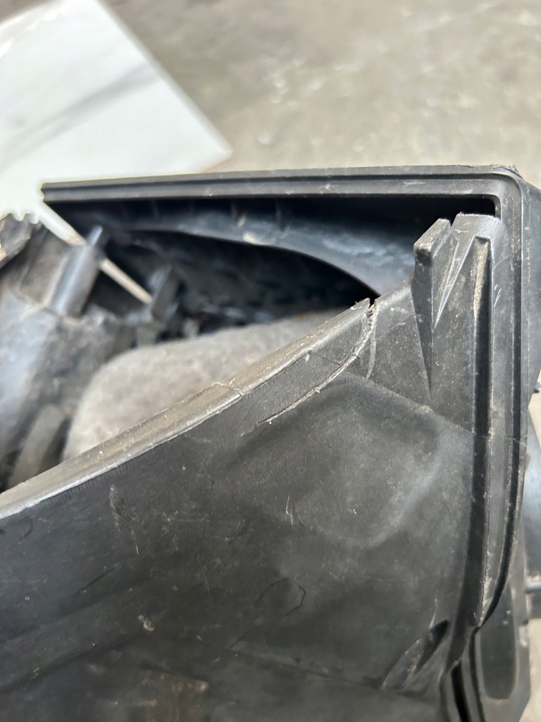 фото №5, Корпус фильтра воздуха audi a5 8k0133835b