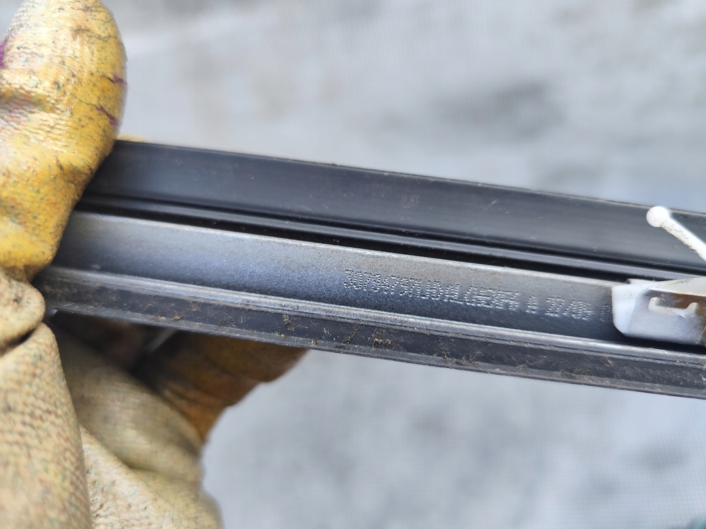 фото №7, Volvo xc60 i 08-16 молдинг стекло лобовое передняя левая 30784797 kod 477