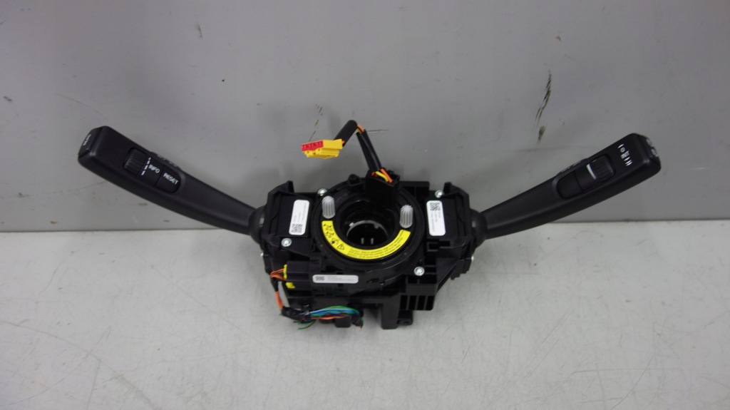 фото №1, Volvo v40 переключатели переключатель шлейф 31334643